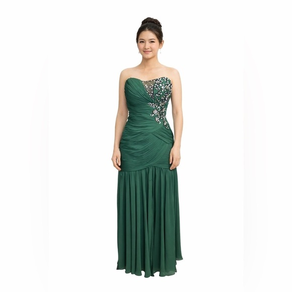 Dresses & Skirts - Elegant Ruched Sequinned Evening Gown/XSmall